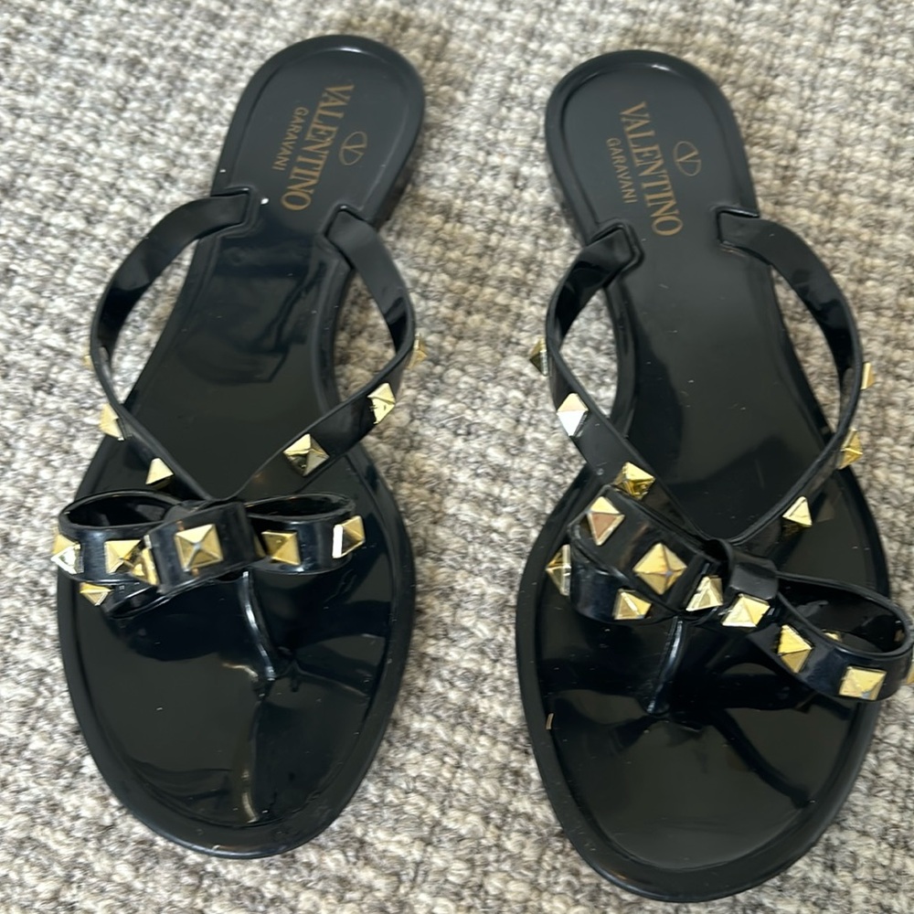 Valentino rock stud bow flip flop sandals